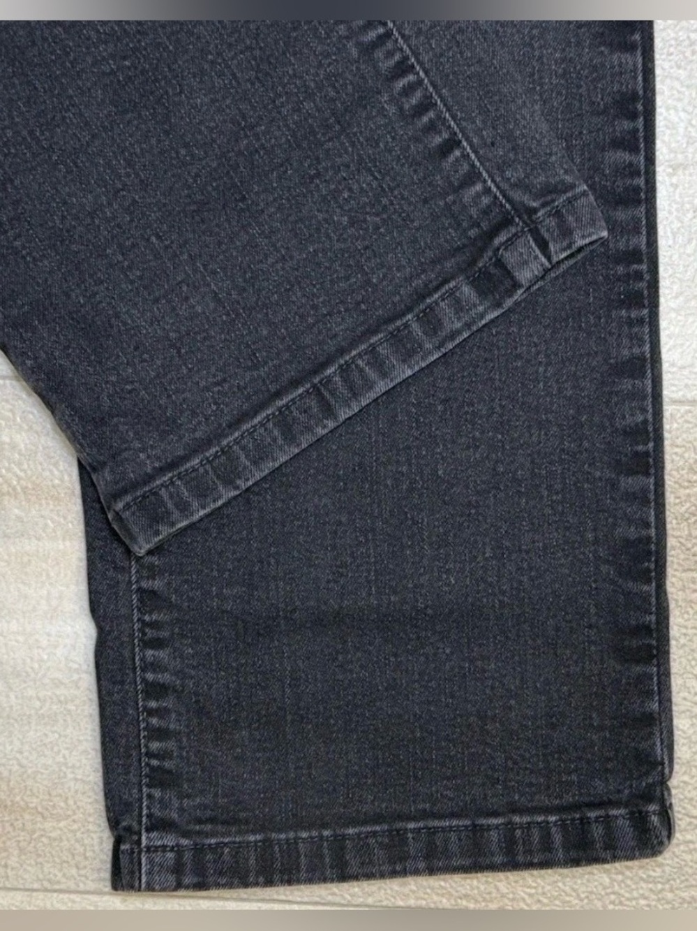 L.L.Bean Classic Fit Jeans Size 16 T Black Denim
High Rise Straight Leg Women - Picture 7 of 7